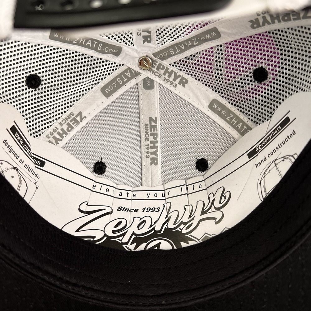 Zephyr UW Huskies Trucker Hat Mens OSFA Black White NEW Snapback Mesh Cap - Picture 6 of 10